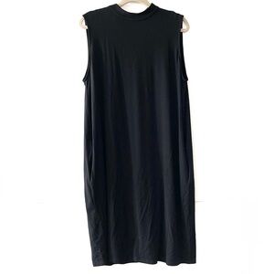 Sleeveless high neck black dress